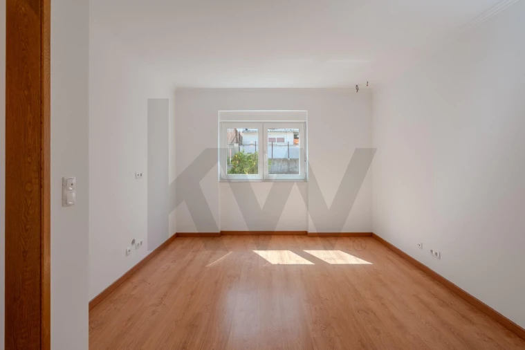 Apartamento T2 para Arrendamento em Algés, Linda-A-Velha e Cruz Quebrada-Dafundo Foto 6