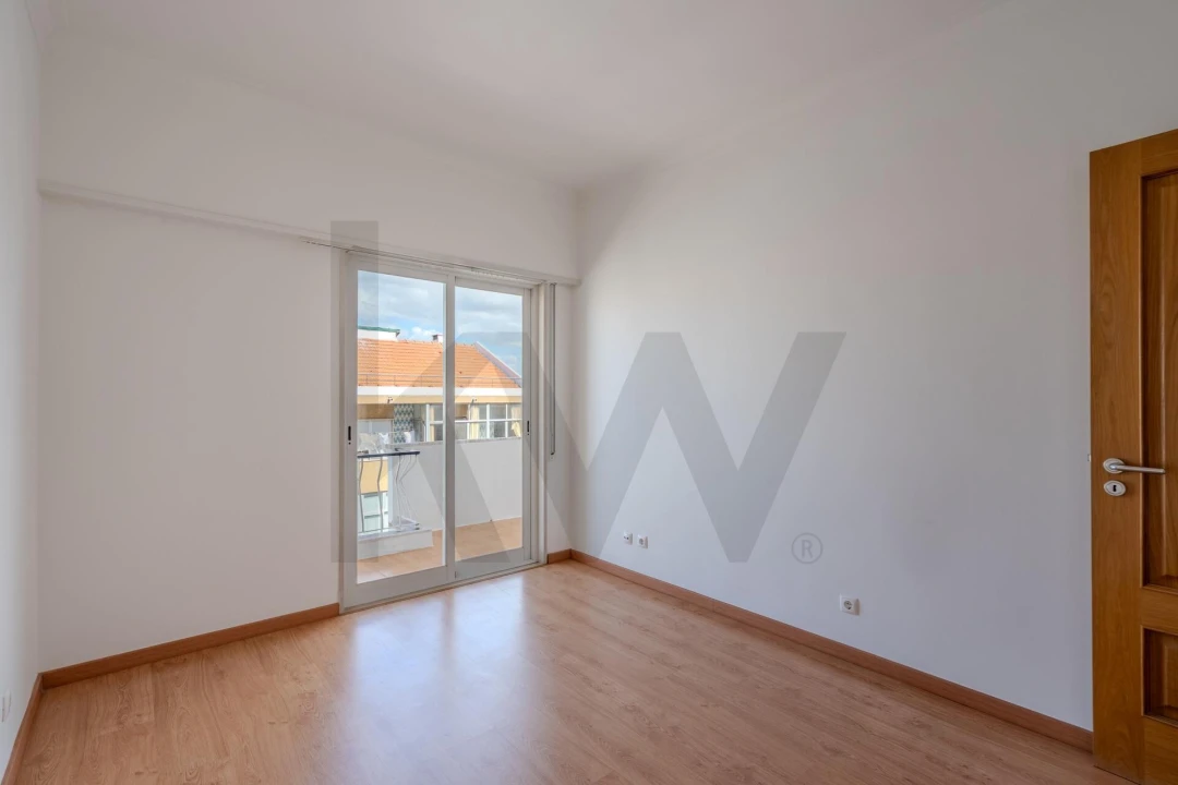 Apartamento T2 para Arrendamento em Algés, Linda-A-Velha e Cruz Quebrada-Dafundo Foto 15