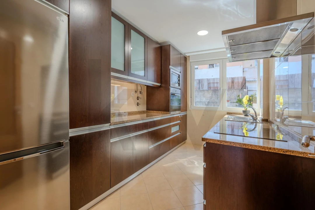 Apartamento T2 para Arrendamento em Algés, Linda-A-Velha e Cruz Quebrada-Dafundo Foto 1