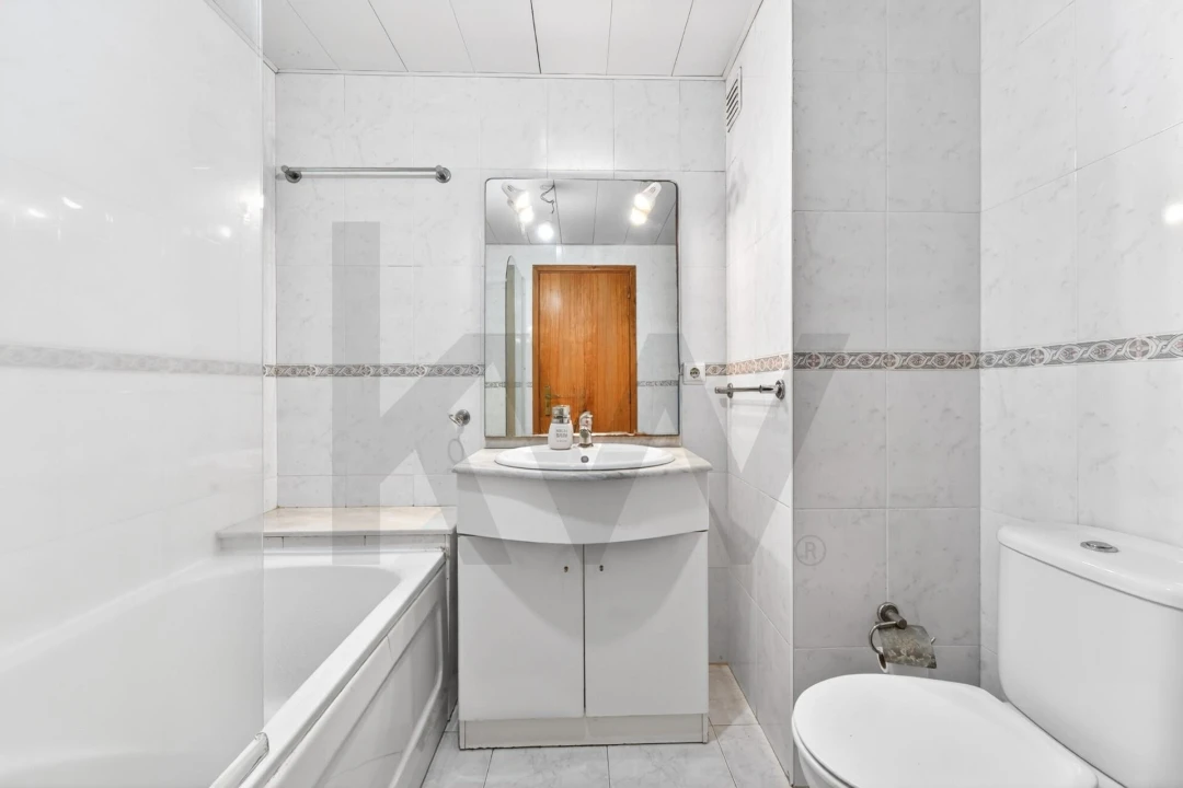 Apartamento T2 para Venda em Caniço Foto 13
