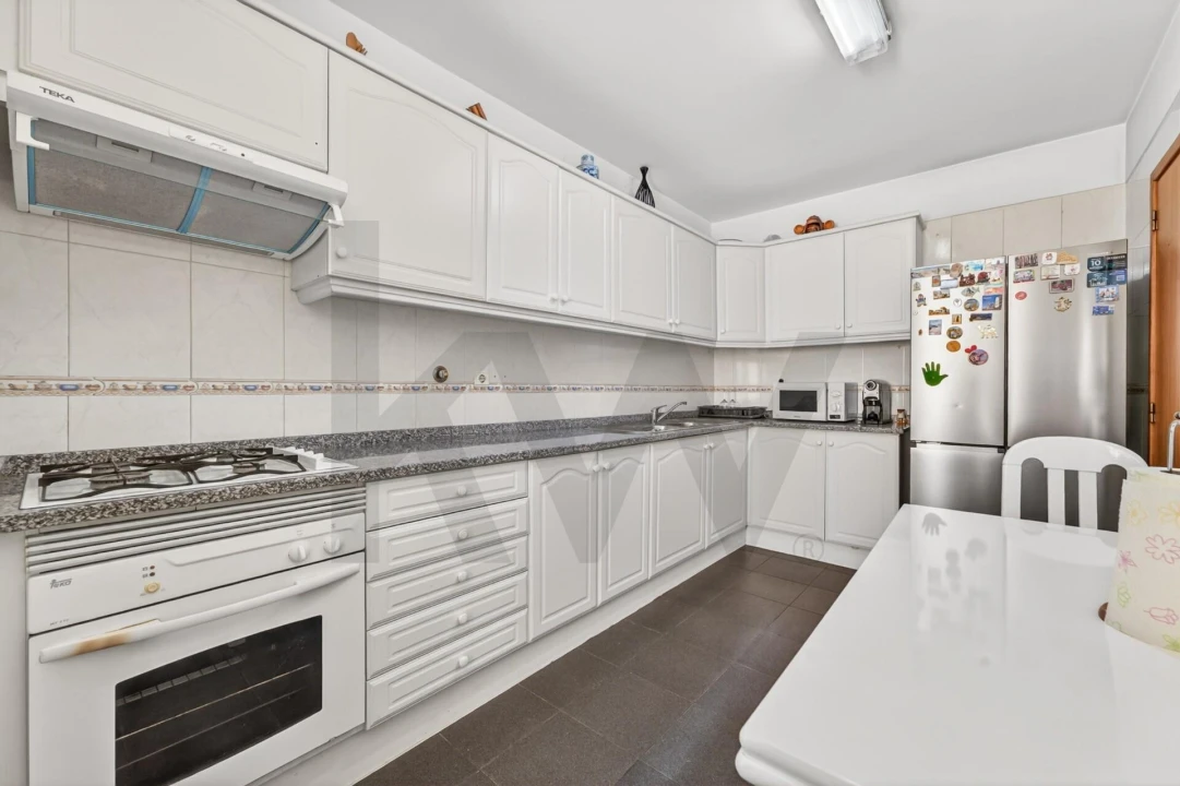 Apartamento T2 para Venda em Caniço Foto 5