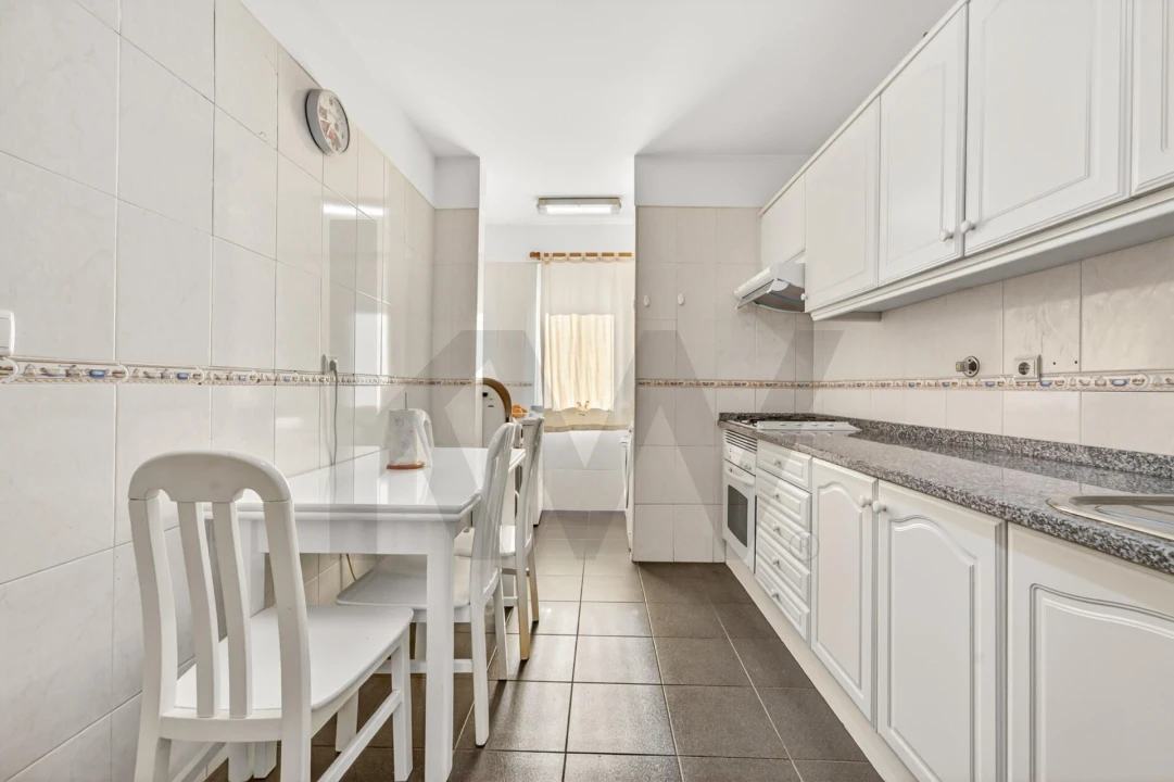 Apartamento T2 para Venda em Caniço Foto 4
