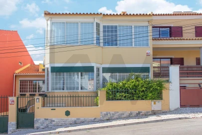 Moradia T5 para Venda em São Domingos de Rana