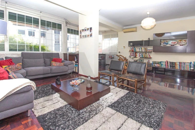 Moradia T5 para Venda em São Domingos de Rana Foto 4