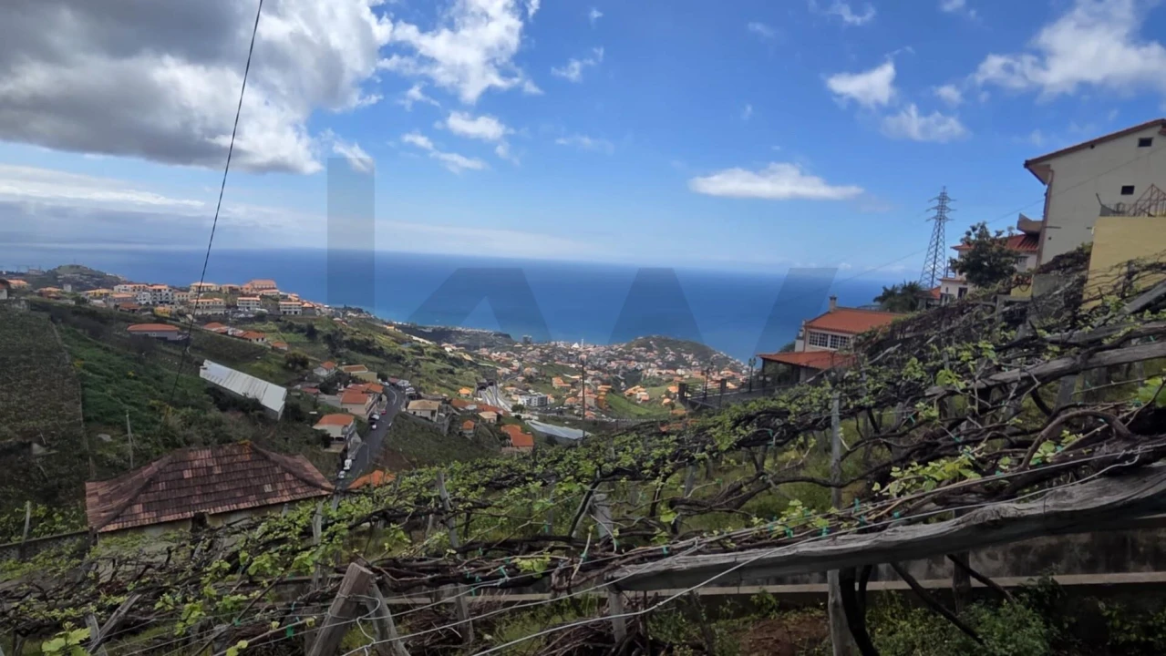 Moradia T2 para Venda em Estreito de Camara de Lobos Foto 5