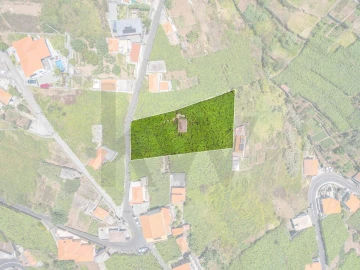 Moradia T2 para Venda em Estreito de Camara de Lobos