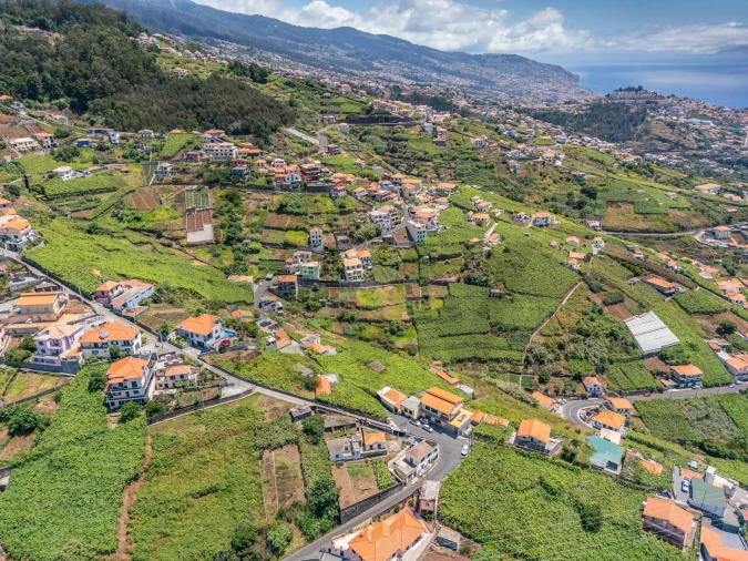 Moradia T2 para Venda em Estreito de Camara de Lobos Foto 7