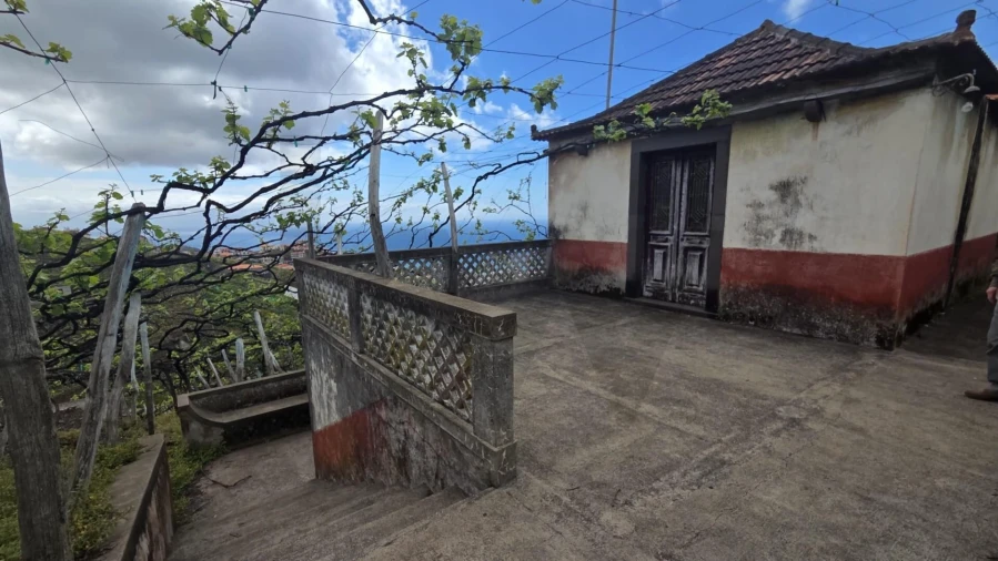 Moradia T2 para Venda em Estreito de Camara de Lobos Foto 3