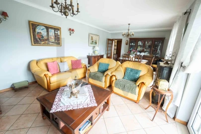 Moradia T4 para Venda em Souselas e Botão