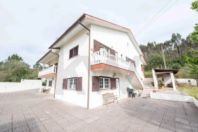Moradia T4 para Venda em Souselas e Botão