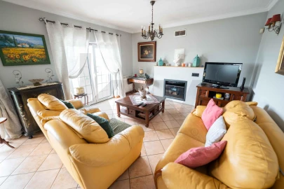 Moradia T4 para Venda em Souselas e Botão