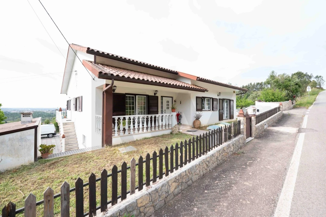 Moradia T4 para Venda em Souselas e Botão Foto 6