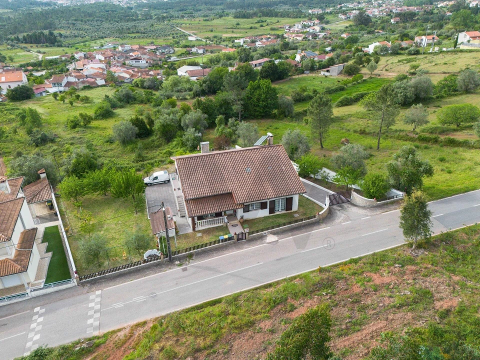 Moradia T4 para Venda em Souselas e Botão Foto 5