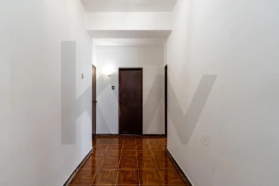 Moradia T4 para Venda em Campolide