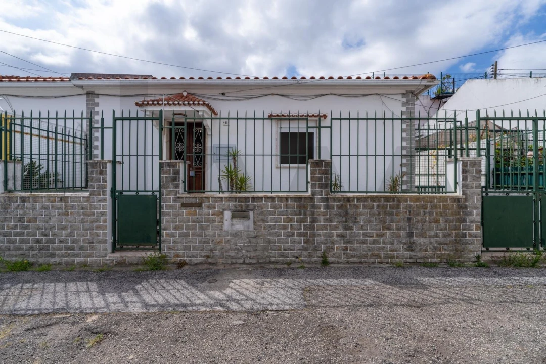 Moradia T4 para Venda em Campolide Foto 1