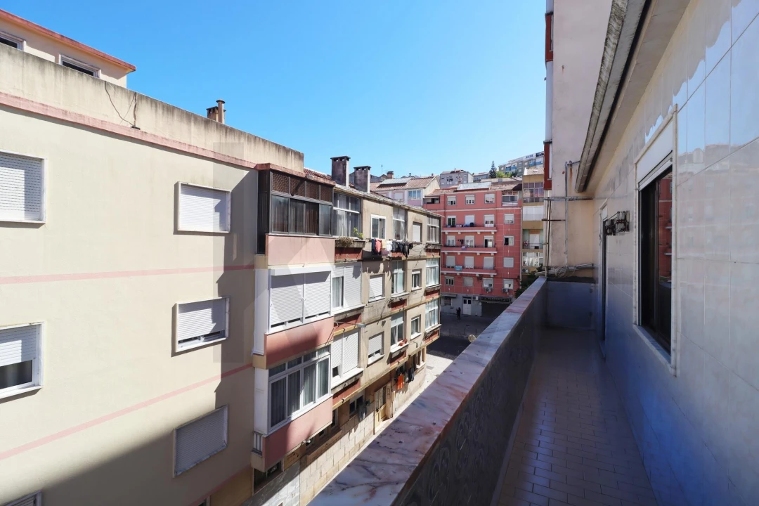 Apartamento T2 para Venda em Queluz e Belas Foto 19