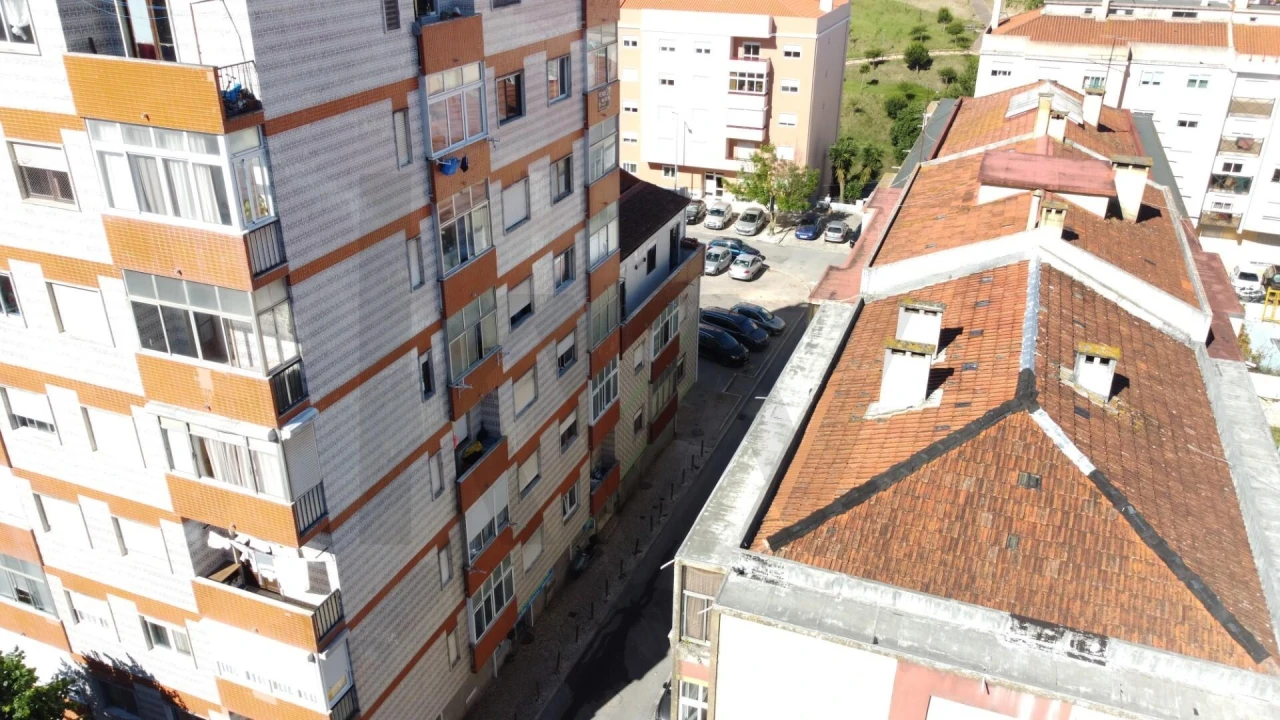 Apartamento T2 para Venda em Queluz e Belas Foto 39