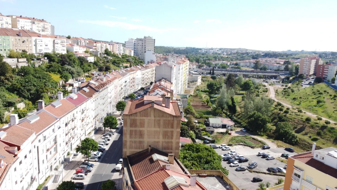 Apartamento T2 para Venda em Queluz e Belas Foto 2