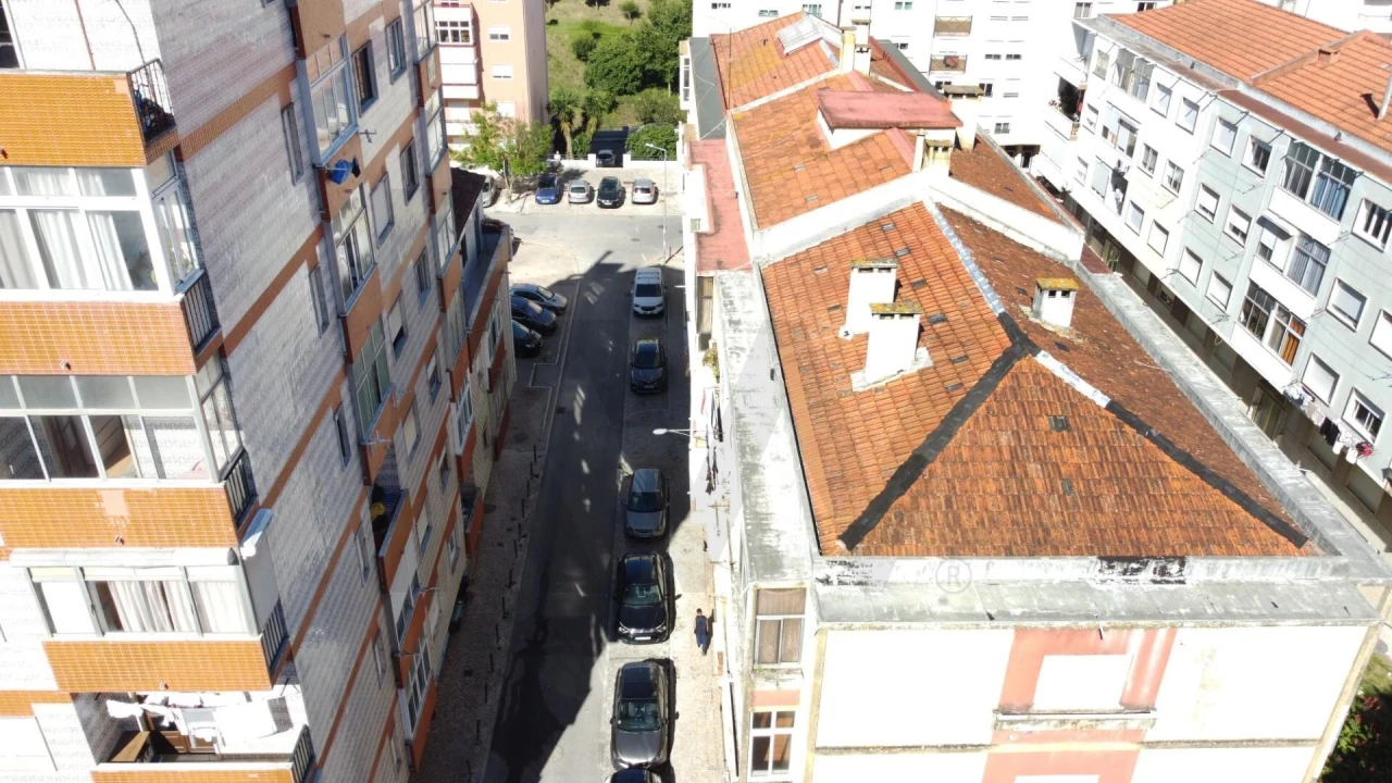 Apartamento T2 para Venda em Queluz e Belas Foto 40