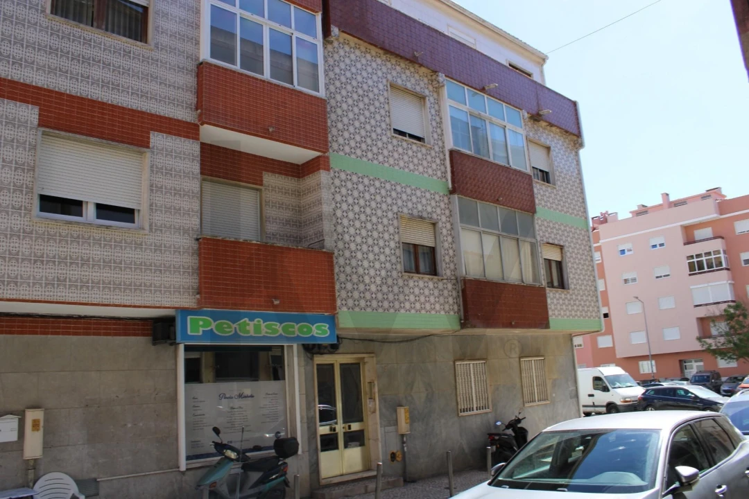 Apartamento T2 para Venda em Queluz e Belas Foto 36