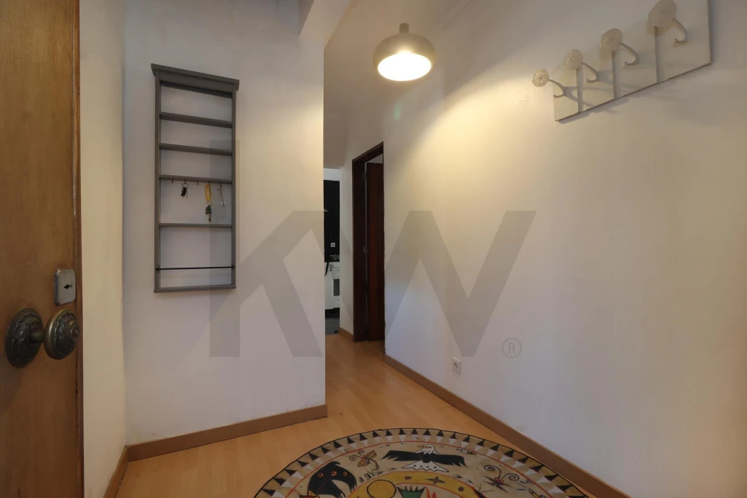 Apartamento T2 para Venda em Queluz e Belas Foto 3