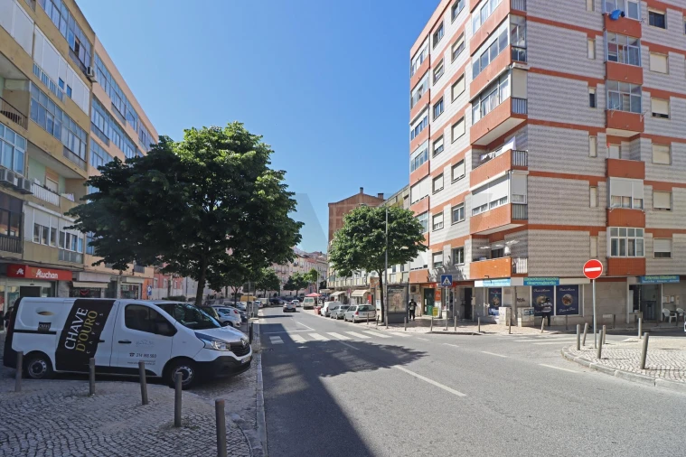Apartamento T2 para Venda em Queluz e Belas Foto 30