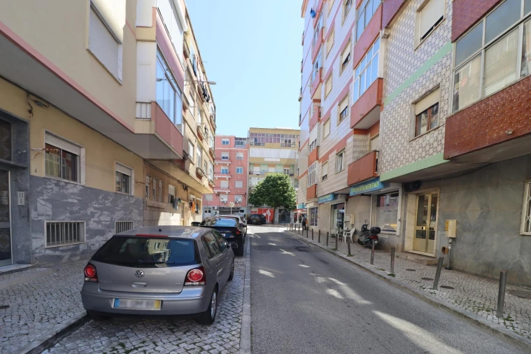 Apartamento T2 para Venda em Queluz e Belas Foto 32