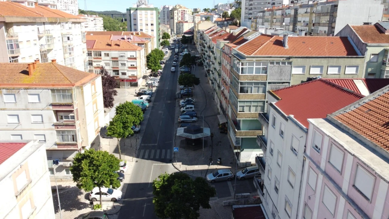 Apartamento T2 para Venda em Queluz e Belas Foto 37