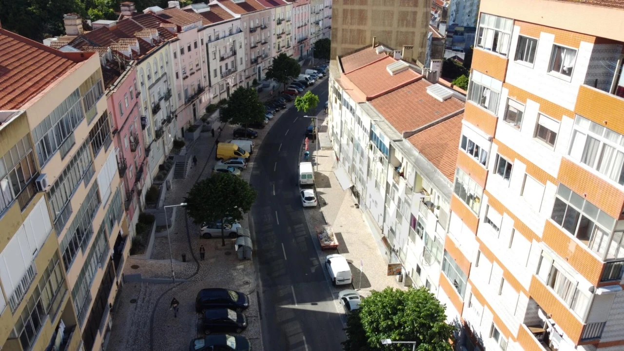 Apartamento T2 para Venda em Queluz e Belas Foto 38