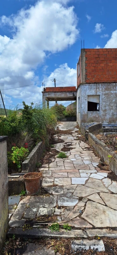Moradia T6 para Venda em Odiaxere