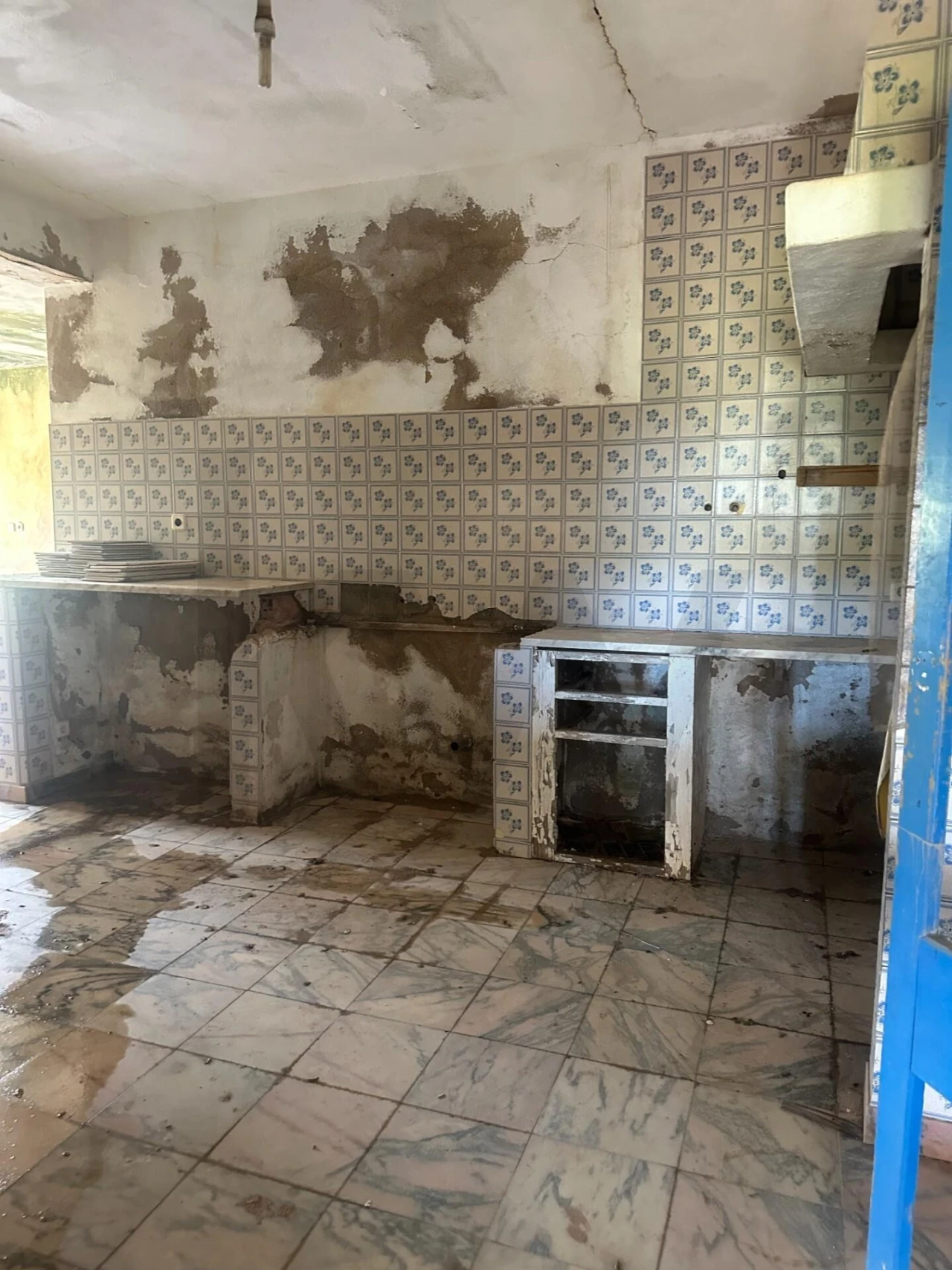 Moradia T6 para Venda em Odiaxere Foto 5