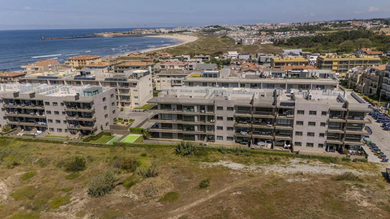Apartamento T3 para Arrendamento em Arvore Foto 26