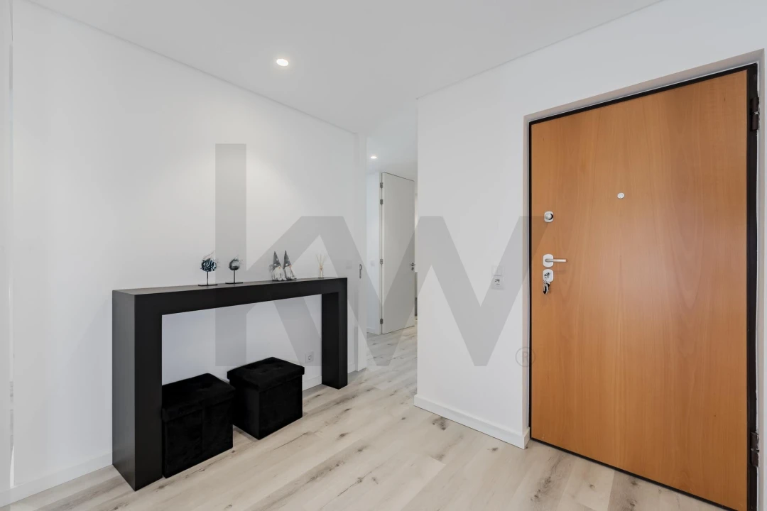 Apartamento T3 para Arrendamento em Arvore Foto 4