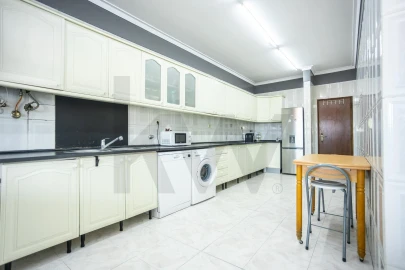 Apartamento T2 para Venda em Palhais e Coina