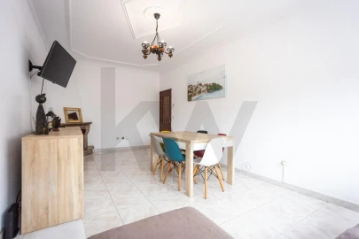 Apartamento T2 para Venda em Palhais e Coina