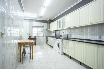 Apartamento T2 para Venda em Palhais e Coina