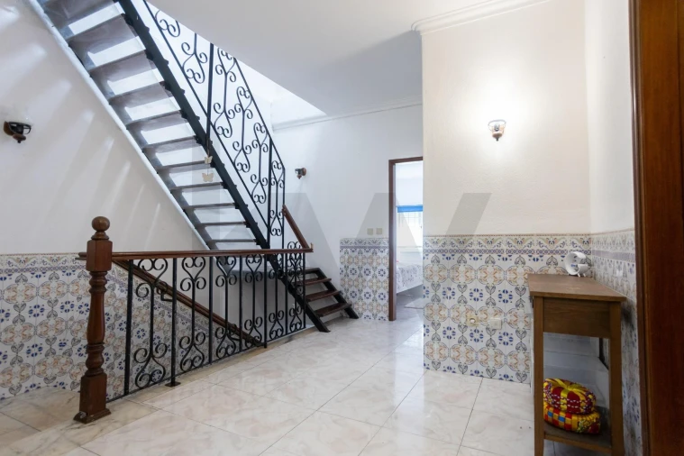 Apartamento T2 para Venda em Palhais e Coina Foto 13