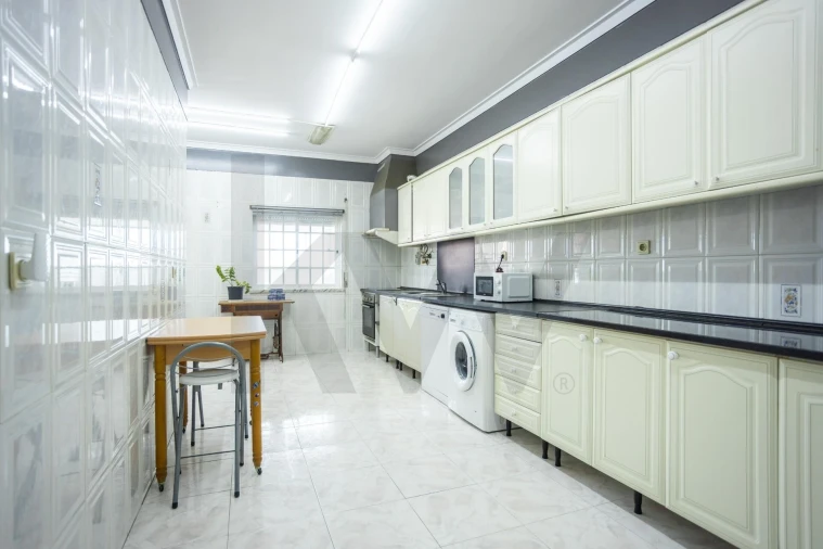 Apartamento T2 para Venda em Palhais e Coina Foto 2