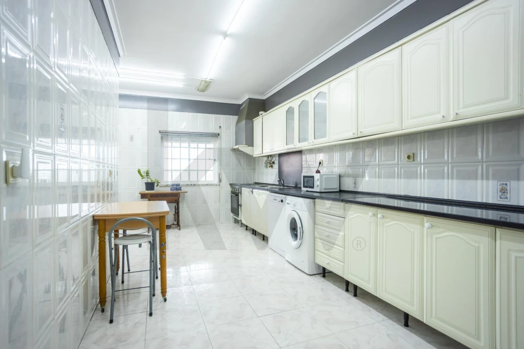 Apartamento T2 para Venda em Palhais e Coina Foto 2