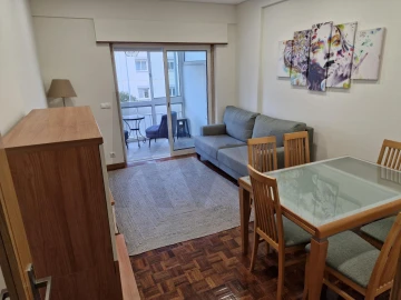 Apartamento T1 para Arrendamento em Oeiras e São Julião da Barra, Paço de Arcos e Caxias
