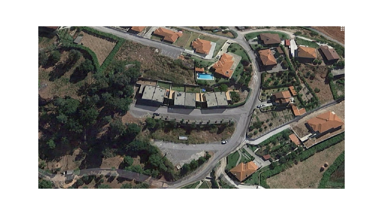 Terreno para Venda em Paço Foto 1