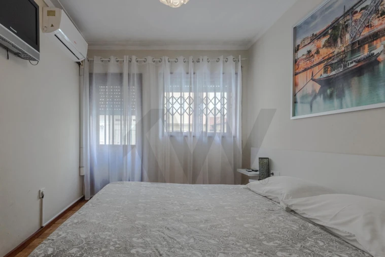 Apartamento T1 para Venda em Mafamude e Vilar do Paraíso Foto 5