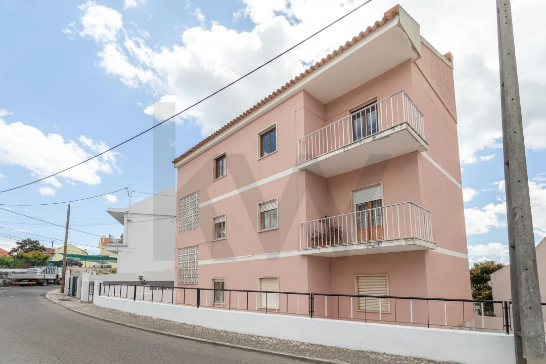 Apartamento T3 para Venda em Santo Antão e São Julião do Tojal Foto 26