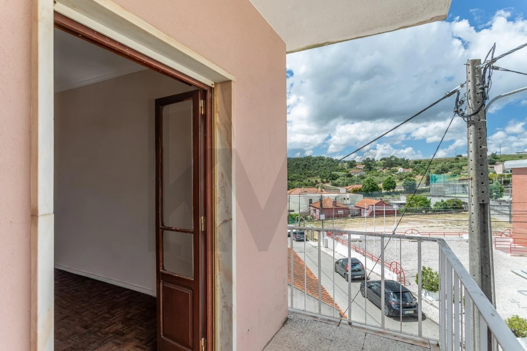 Apartamento T3 para Venda em Santo Antão e São Julião do Tojal Foto 17