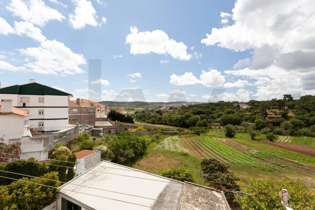 Apartamento T3 para Venda em Santo Antão e São Julião do Tojal Foto 4