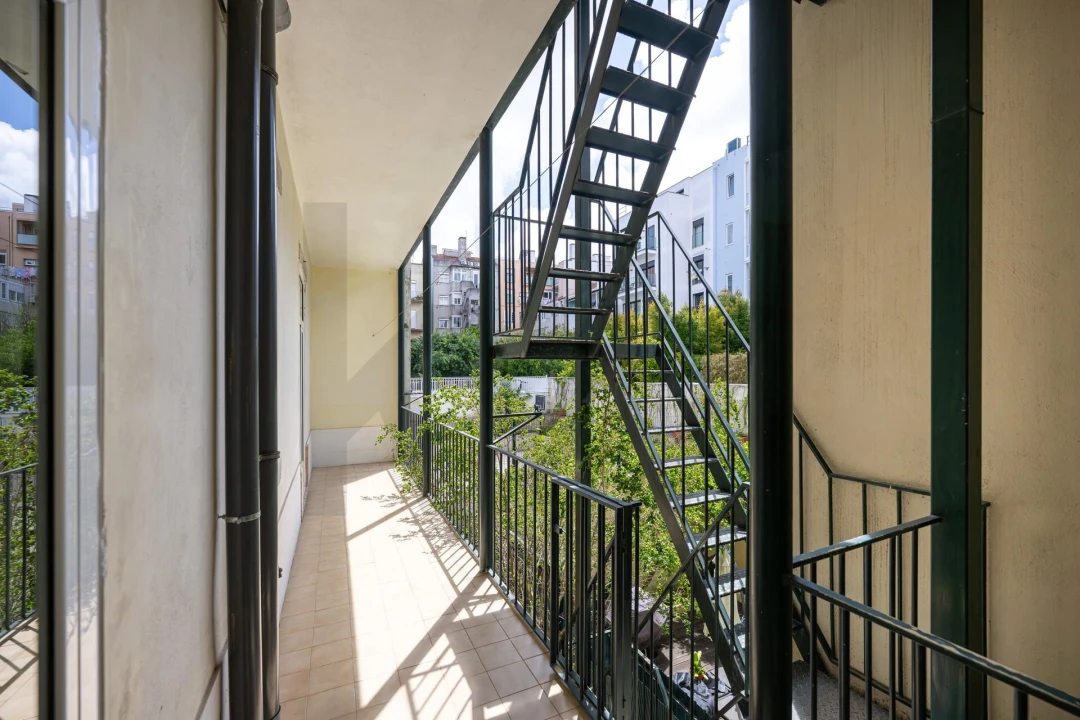 Apartamento T2 para Venda em Campo de Ourique Foto 38