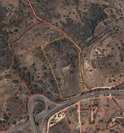 Quinta T3 para Venda em Estômbar e Parchal