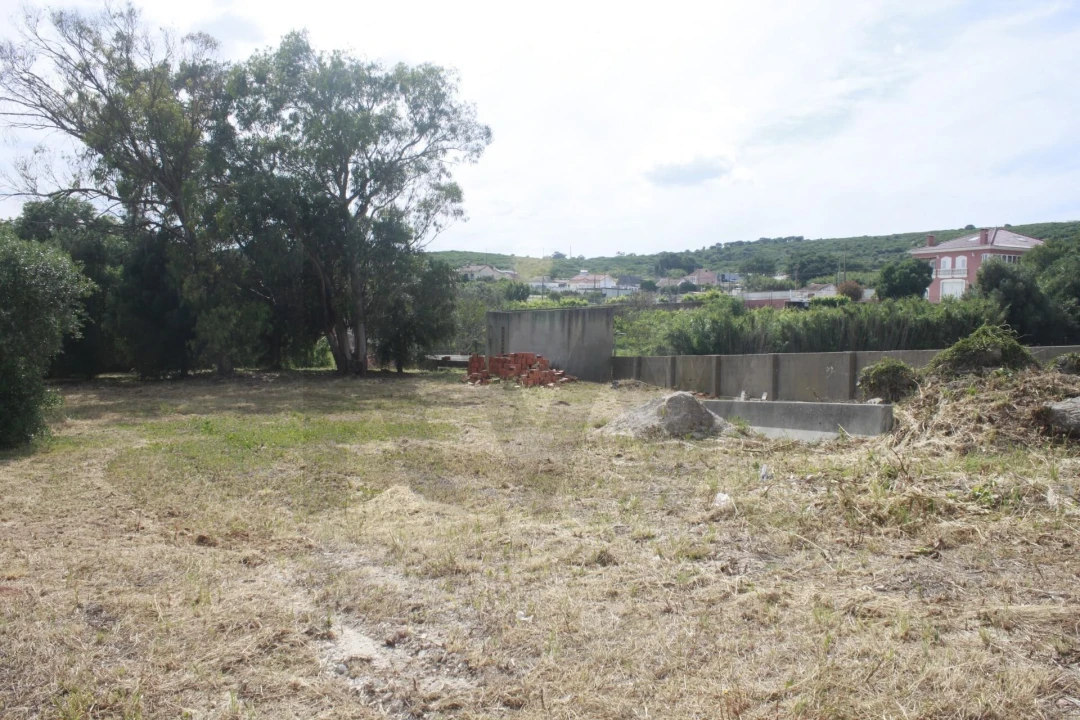 Terreno para Venda em Santo Antão e São Julião do Tojal Foto 4