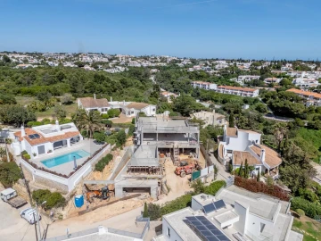 Moradia T4 para Venda em Lagoa e Carvoeiro