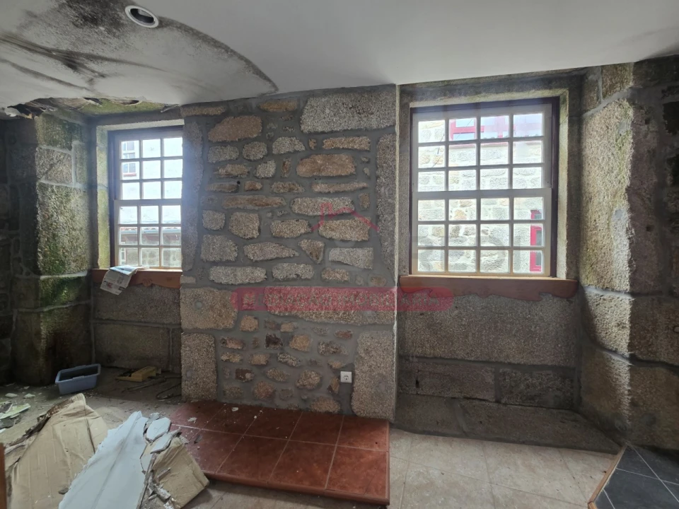 Prédio para Venda em Guarda Foto 18